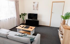 Palm View Holiday Apartments Bowen 4*